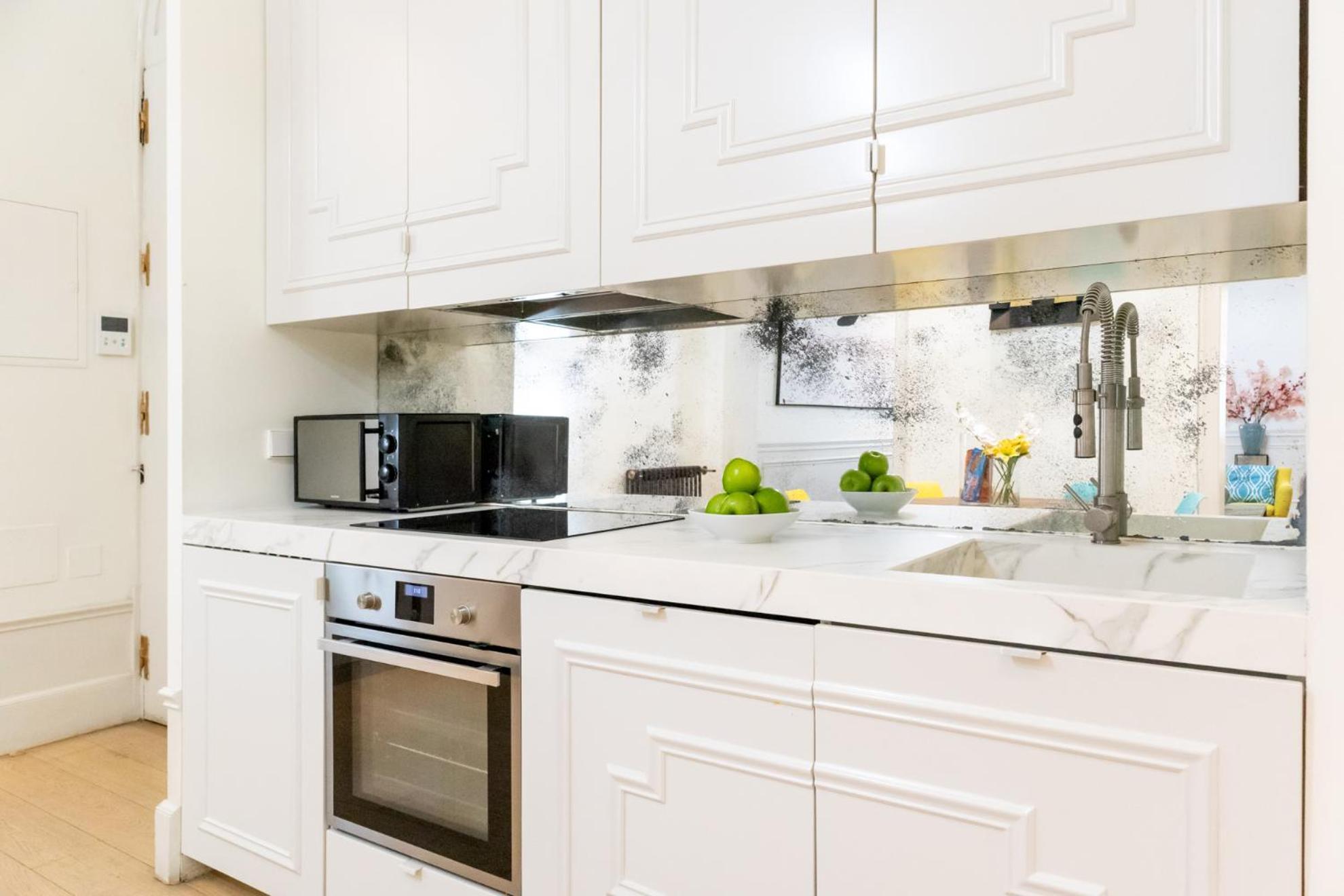 Ever House - Chueca-Gran Via Мадрид Екстериор снимка