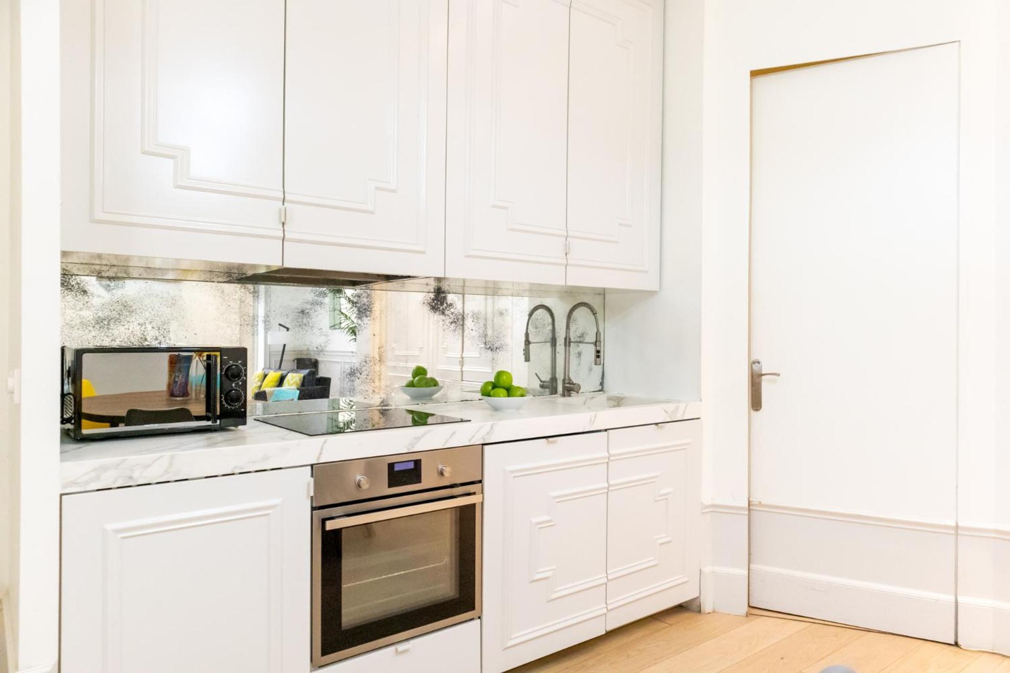Ever House - Chueca-Gran Via Мадрид Екстериор снимка